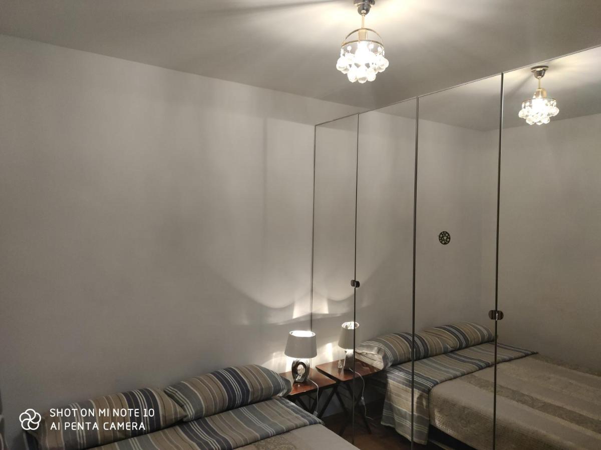 Habitacion Jc Мадрид Екстериор снимка